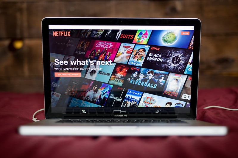 Netflix muda estratégia mundial e oferece conteúdo grátis para não assinantes