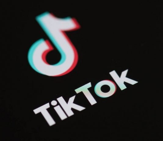 TikTok restringe funcionalidades para usuários adolescentes